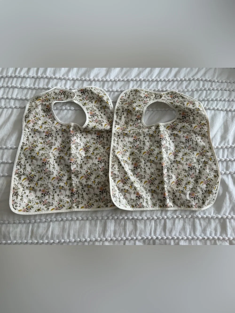 Bonpoint Liberty Print Bibs